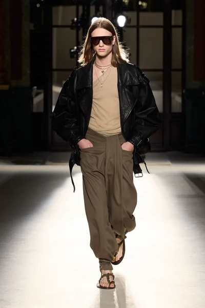 Look 5